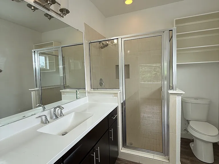 913 Ogden St — Photo 26