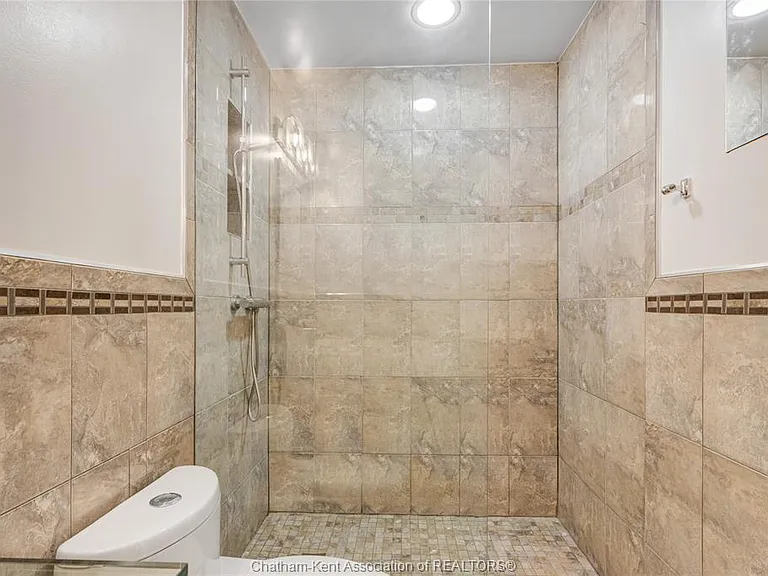 225 Campus Pkwy #117 — Photo 17