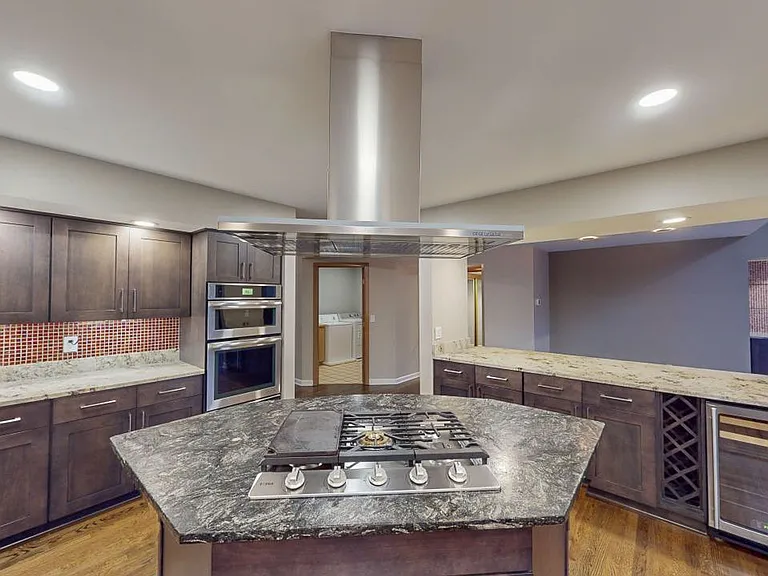 5790 Rushwood Dr — Photo 32