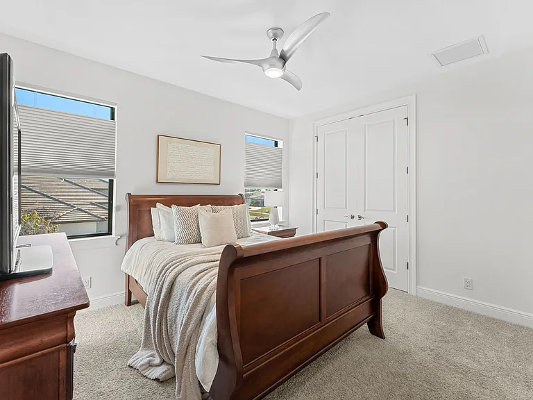 3638 Lake Adelaide Pl — Photo 26