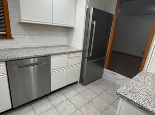 42 Parkington Cir, East Syracuse, NY 13057