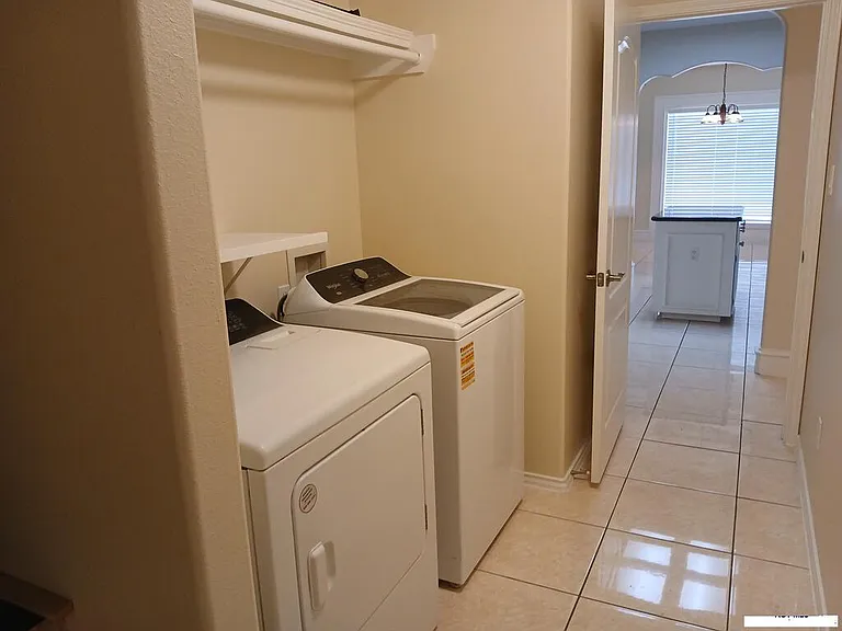 1514 Christian Cir — Photo 25