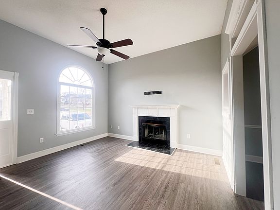 3rd image of 603 Lake Lennox Dr