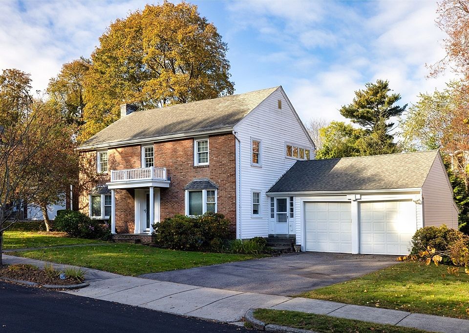 1st image of 55 Woodlawn Dr