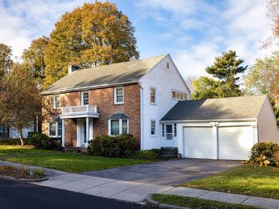 55 Woodlawn Dr, Newton, MA, 02467