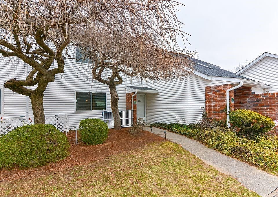 1st image of 915 Stratford Ln