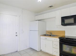 3042 Douglas Ave, Fort Myers, FL 33916