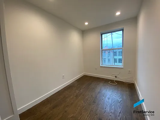 Rented by FirstService Realty (legacy) | media 14