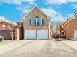 826 Winterton Way, Mississauga, ON L5V 2A5