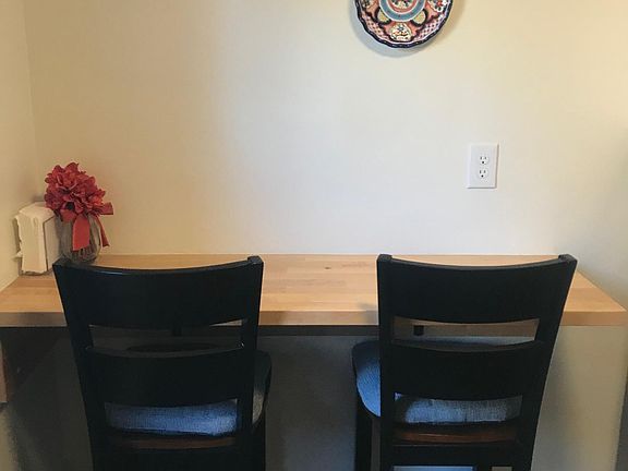 Eat-In Kitchen