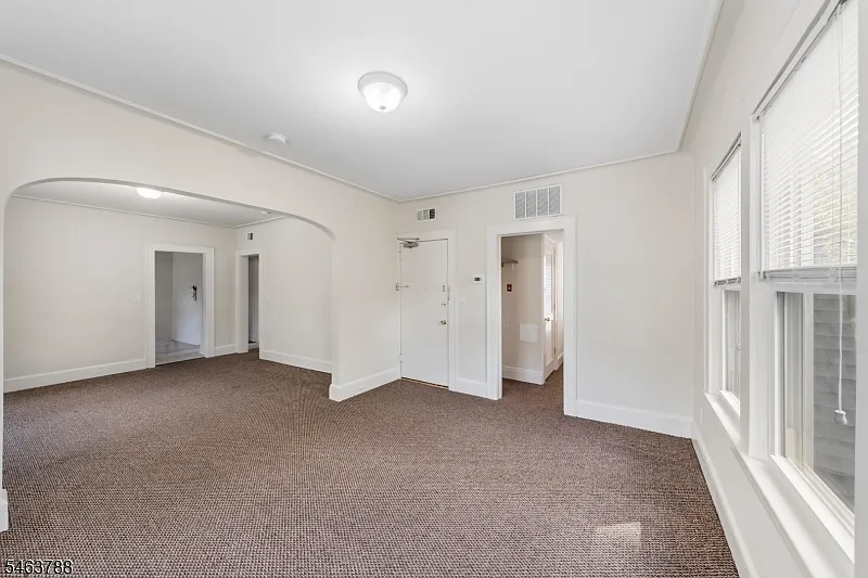 2 bed, 1.0 bath, $2,550 — Photo 4