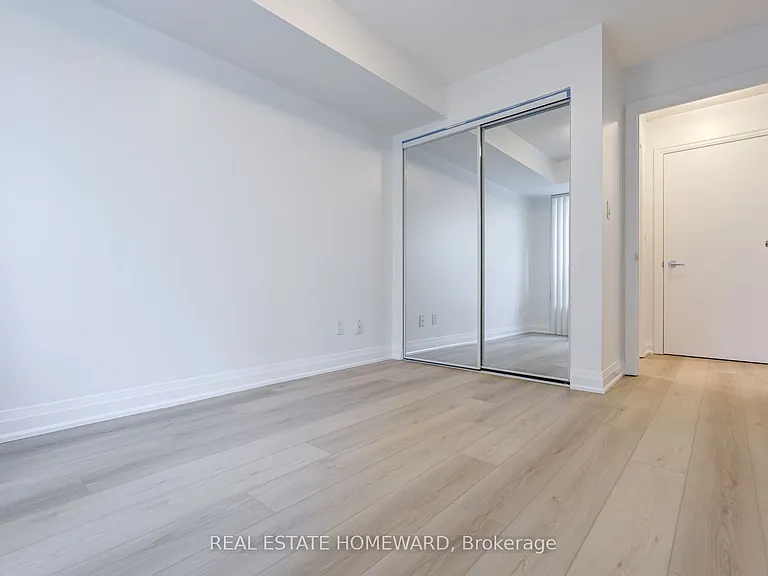 300 Bloor St E #611 — Photo 20