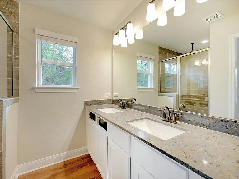 21502 Paine Ave — Photo 16