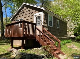 72 Banker Rd, Hewitt, NJ 07421