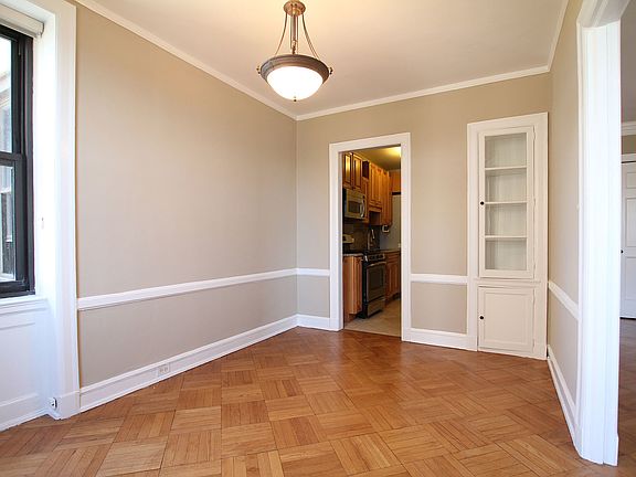 3rd image of 2000 N Lincoln Park W #805