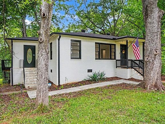 2nd image of 115 Highland Cir