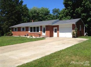 1499 Brentwood Dr, Saint Joseph, MI 49085