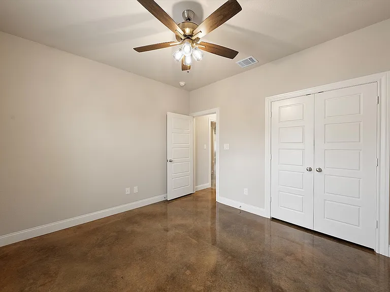 2409 Sloan Cir #A — Photo 17
