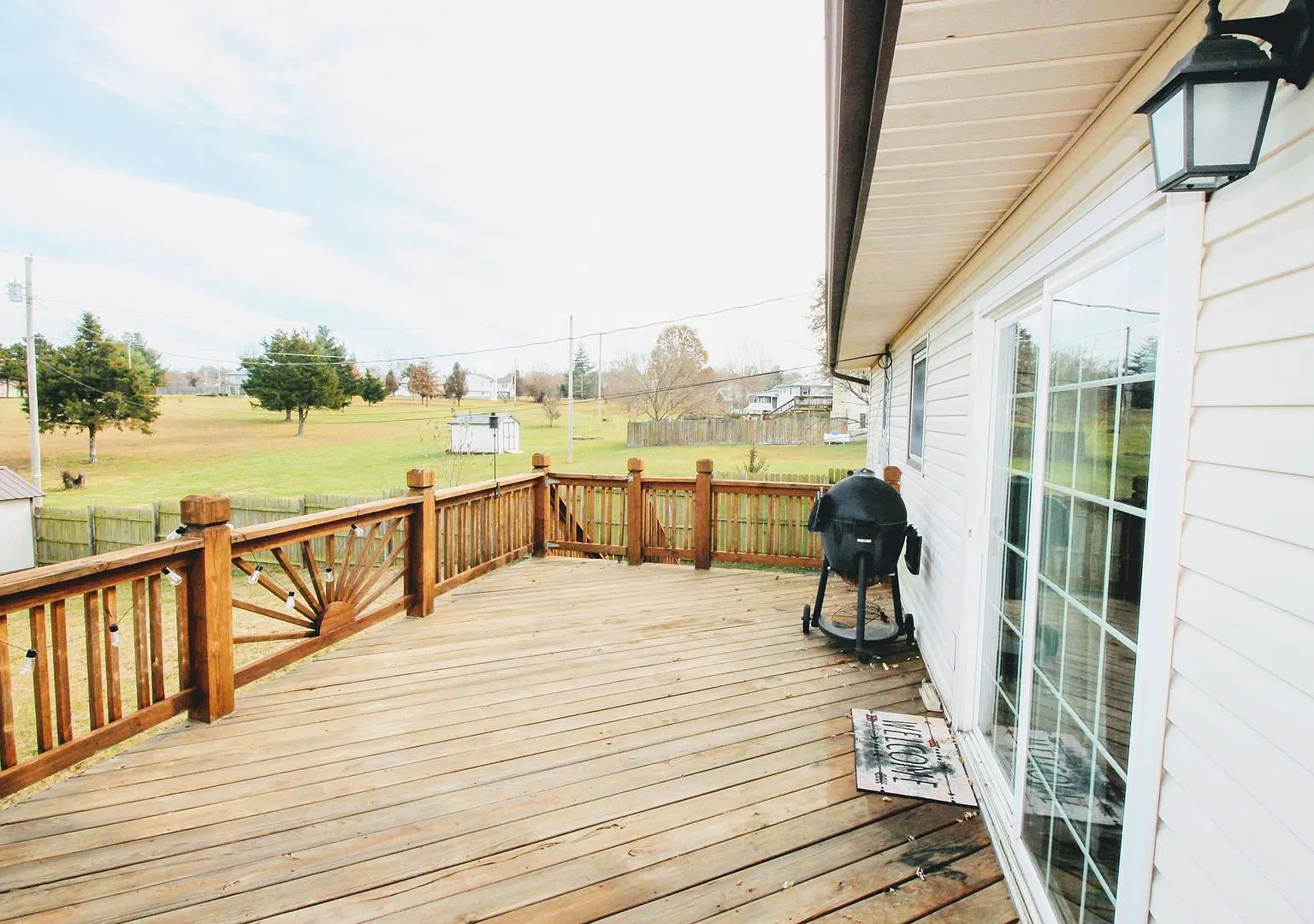 Huge Fenced Yard — Photo 2