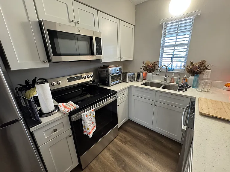 330 45th Ave S #9 — Photo 9