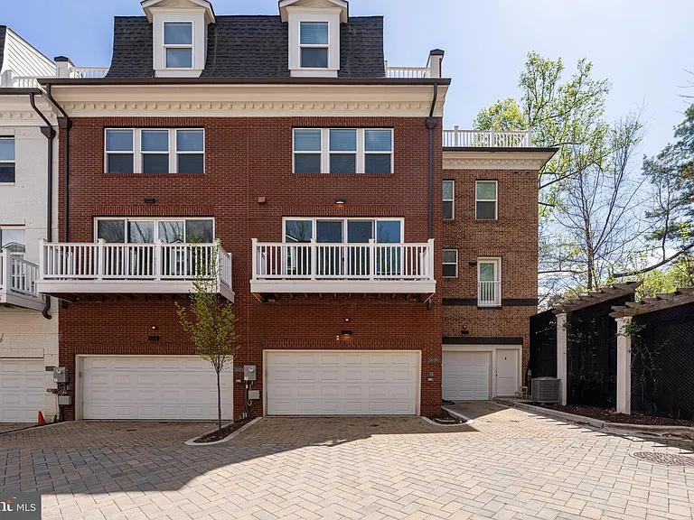 10326 Grosvenor Pl — Photo 48