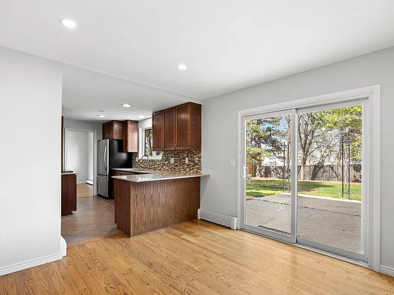 3570 S Hillcrest Dr — Photo 12