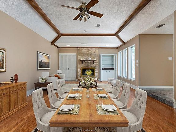 5th image of 1700 Brook Hollow Dr