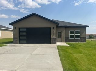 3200 28th Ave W, Williston, ND 58801
