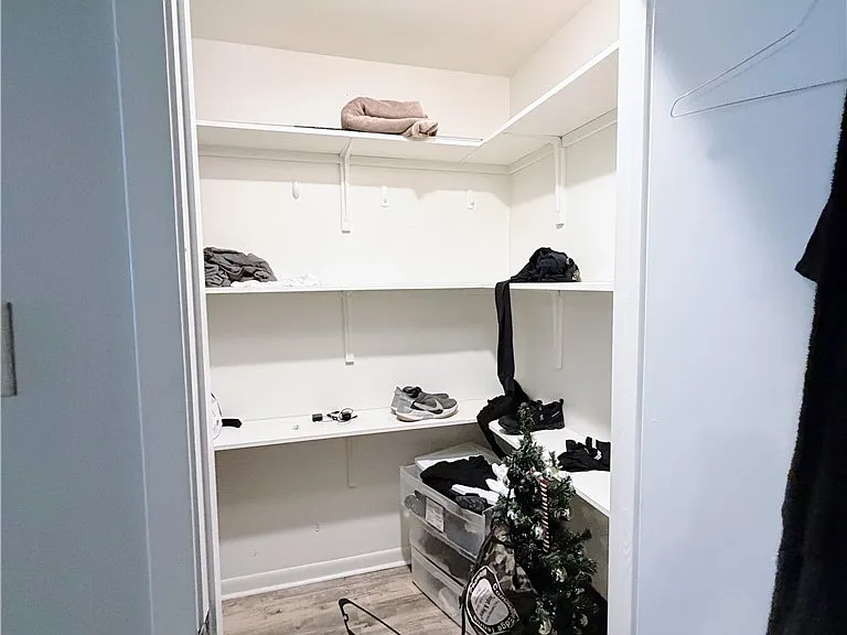 1118 S Dexter Dr — Photo 10