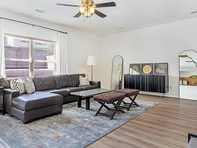 9223 Drolet Dr NW — Photo 10