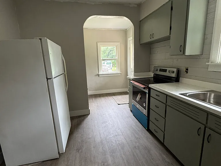 908 Troy Rd — Photo 8