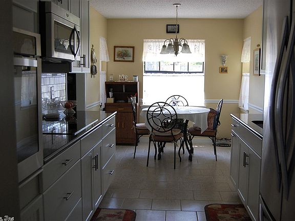 5th image of 813 Hickory Hollow Ln