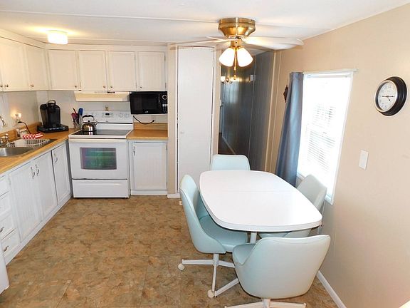 5th image of 11221 Bluebird Dr