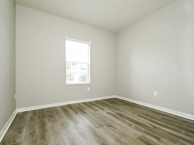 8204 Belle Grove Ct — Photo 11