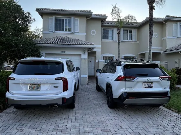 17031 NW 22nd St, Pembroke Pines, FL 33028