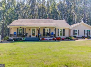 2960 Bay Ridge Dr, Loganville, GA 30052