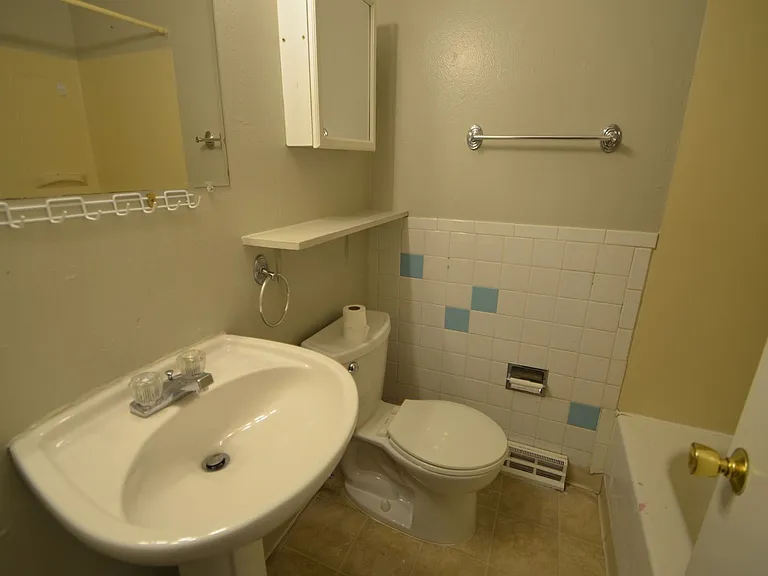 10800-10810 E 4th Way — Photo 6