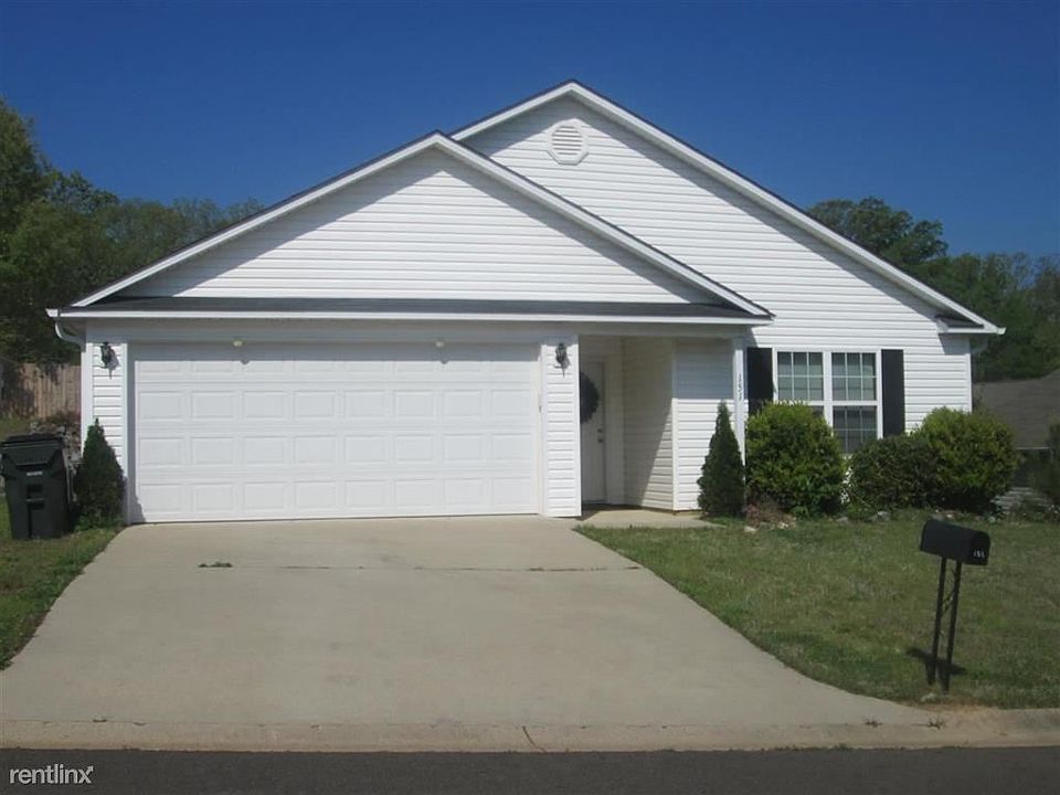 151 Leatherwood Loop