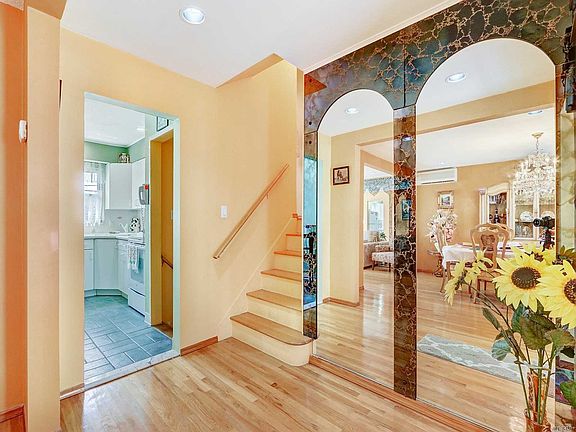 2nd image of 9 Gardenia Ln
