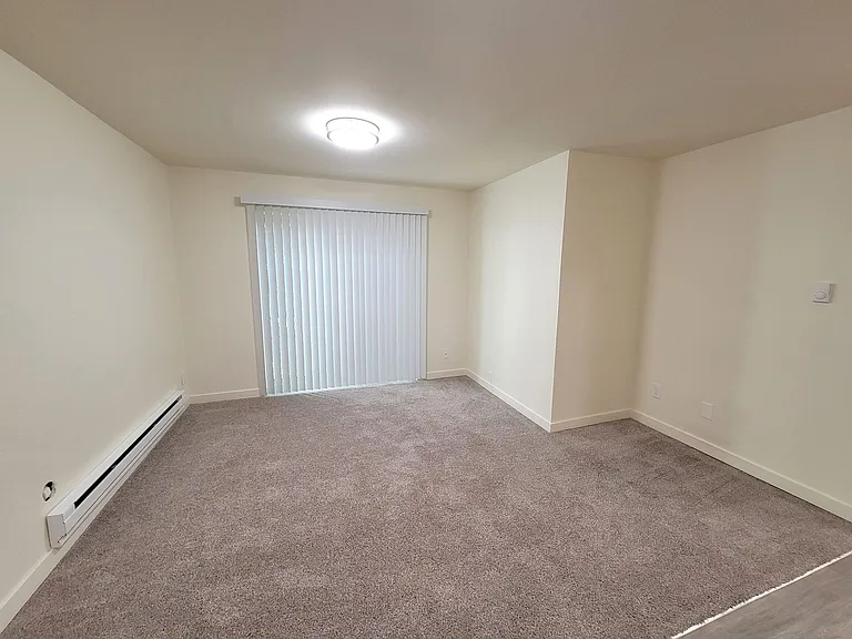Tamarac Apartments — Photo 17