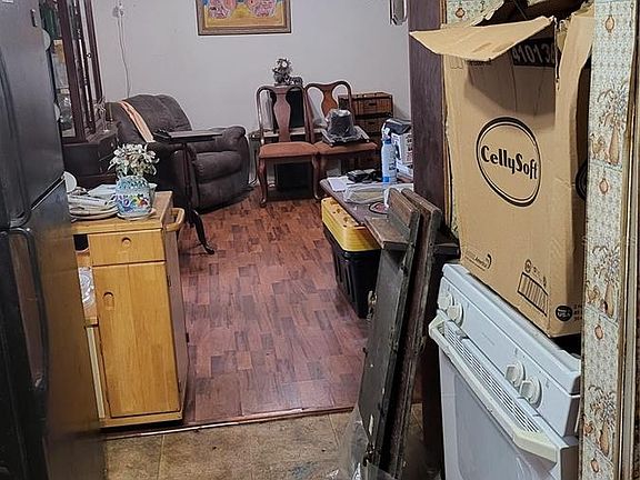 2nd image of 1306 E Alabama St