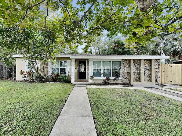 1309 Tyrone Blvd N, Saint Petersburg, FL 33710