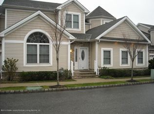 43 Topside Ln, Staten Island, NY 10309