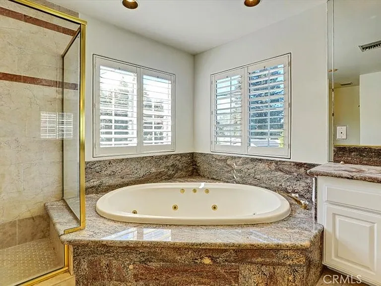 5224 Woodlake Ave — Photo 66