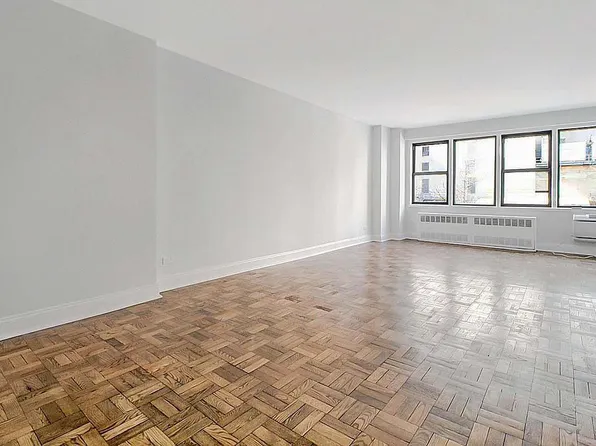 200 E 15th St, New York, NY