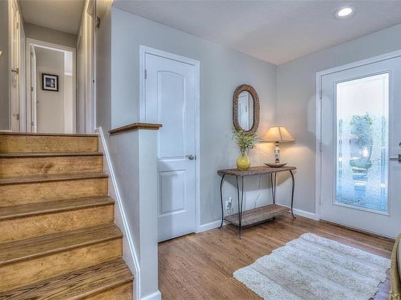 4th image of 511 NW Woodbine Ave