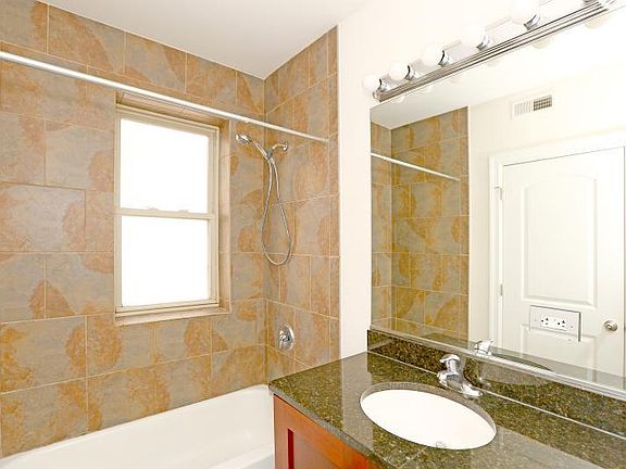 4th image of 3814 N Sheffield Avenue # 2e Fl 2nd
