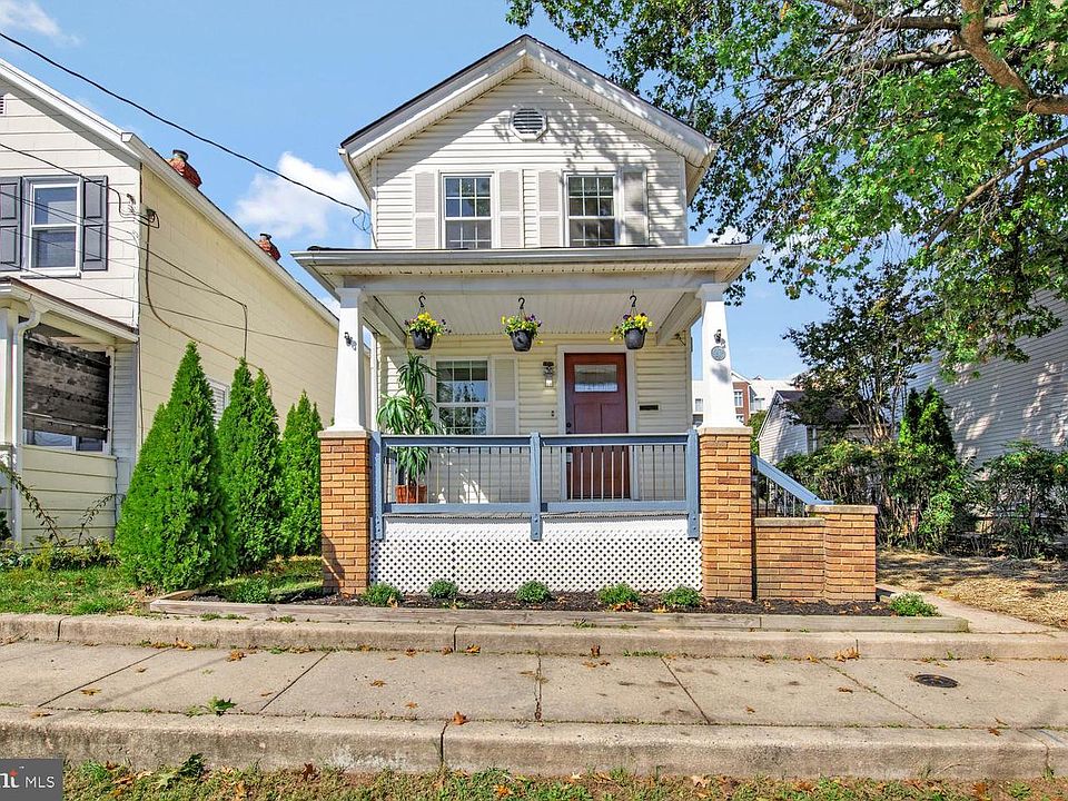 1st image of 27 A St
