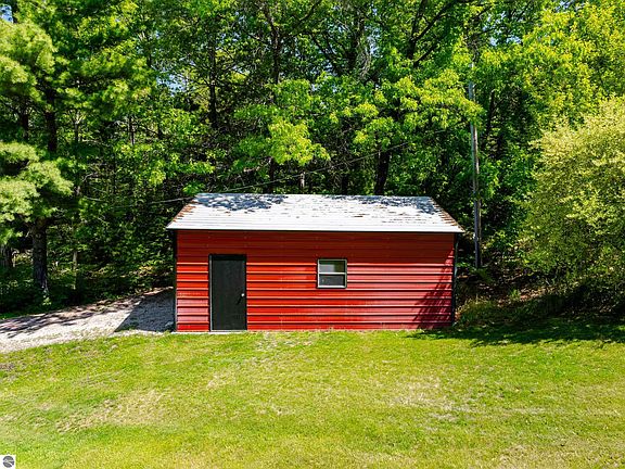 2nd image of 2104 Apple Hill Dr