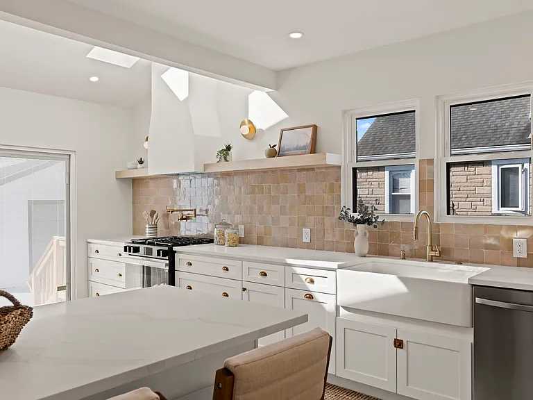 20 E Oakland Ave E — Photo 14